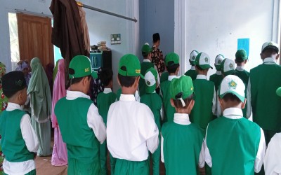 KEGIATAN RUTIN SHOLAT DHUHA & DHUHUR BERJAMAAH